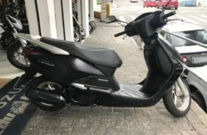 Homem é flagrado roubando motocicleta em frente a autoescola