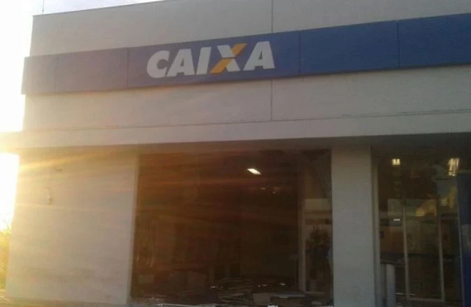 Grupo explode agência da Caixa Econômica Federal em Salto de Pirapora