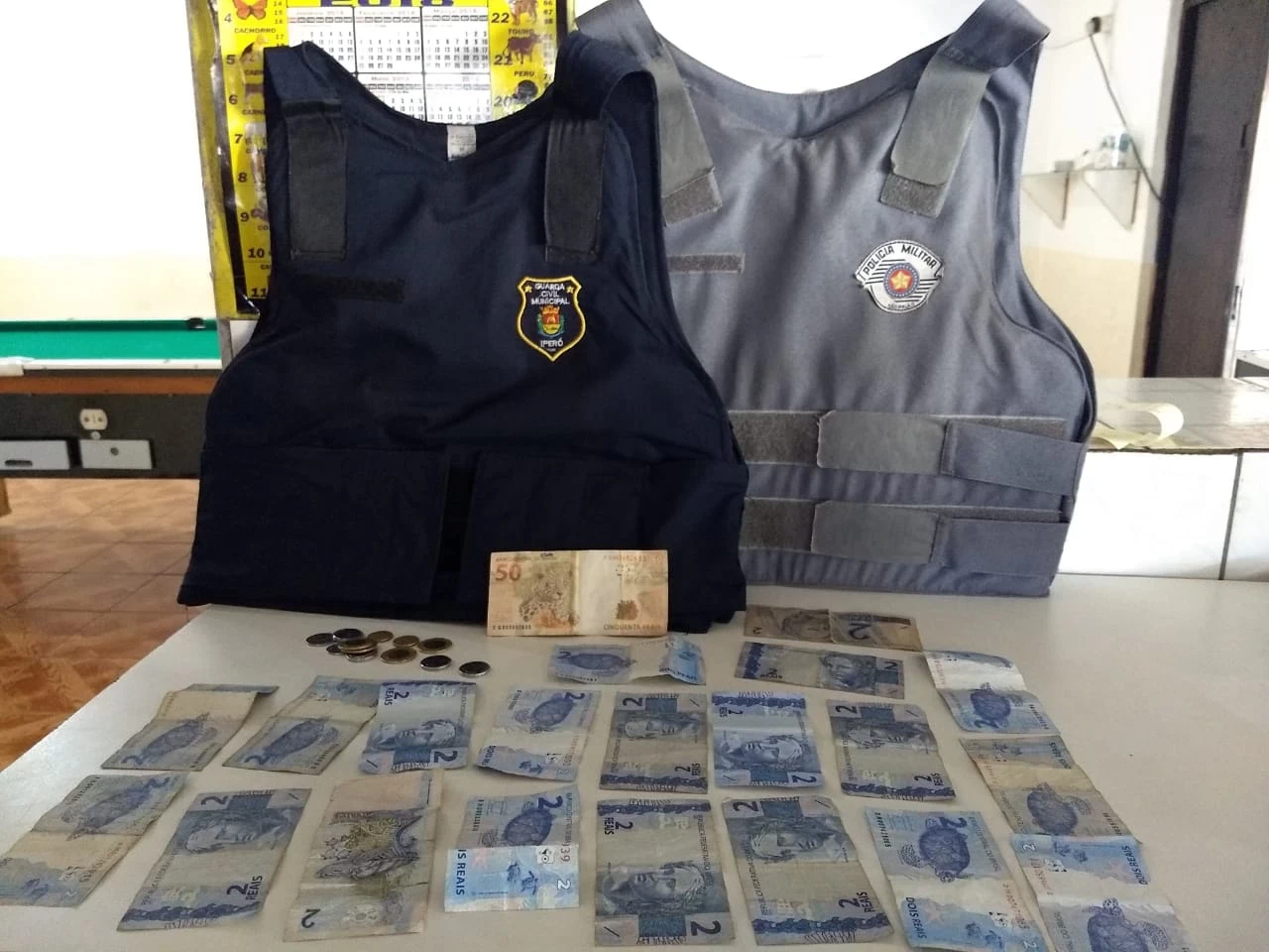 Guarda Civil apreende dinheiro e máquinas caça-níquel no Centro