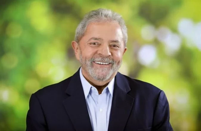 Favreto dá prazo de uma hora para soltar Lula