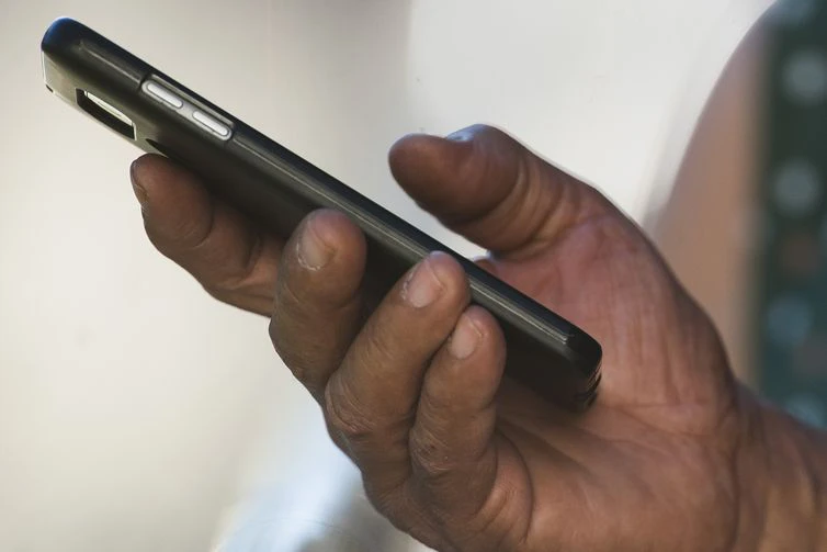 Telegram cumpre ordem do STF, bloqueia contas e evita sair do ar