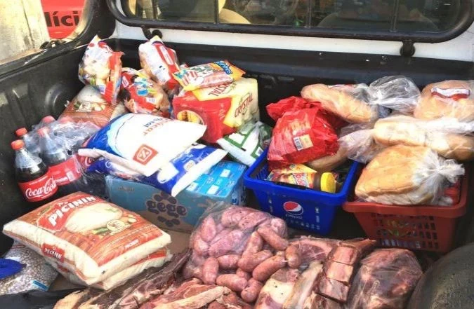 Homem é preso com “compra gigante” roubada de mercado no centro; A caminhonete que transportava na caçamba o produto roubado também era furtada