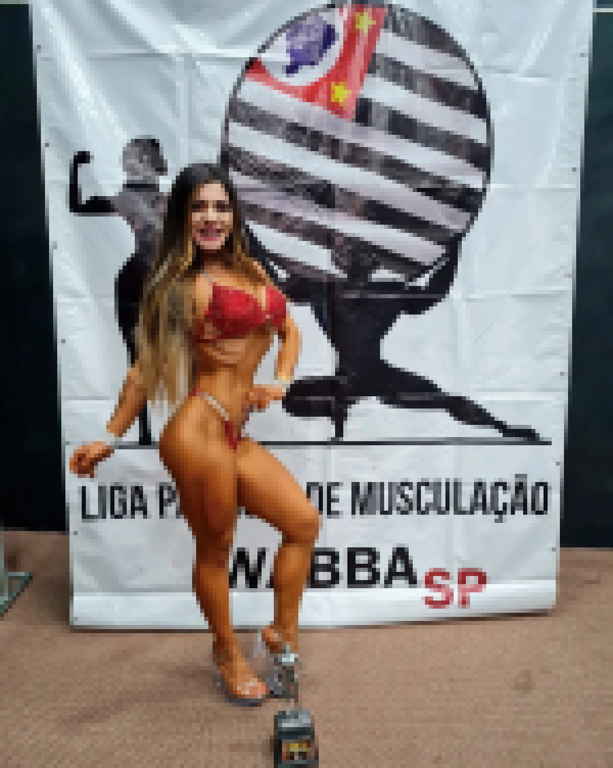 Samantha Duque é vice campeã paulista de fisiculturismo