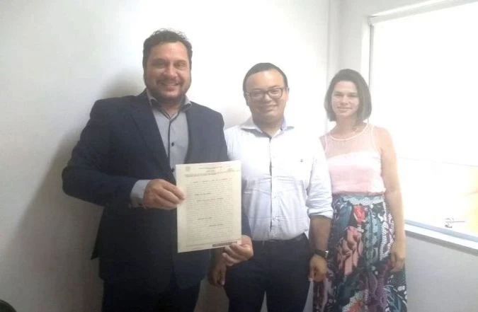 Prefeito de Iperó assina escritura que regulariza área do Distrito Industrial e Bela Vista