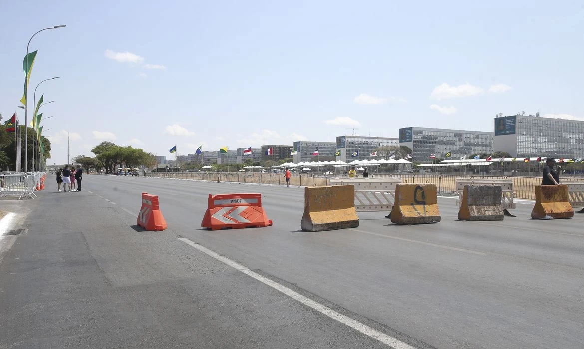 Esplanada dos Ministérios amanhece bloqueada para veículos