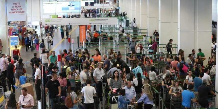 Turistas dos EUA, Canadá, Japão e Austrália serão dispensados de visto no Brasil