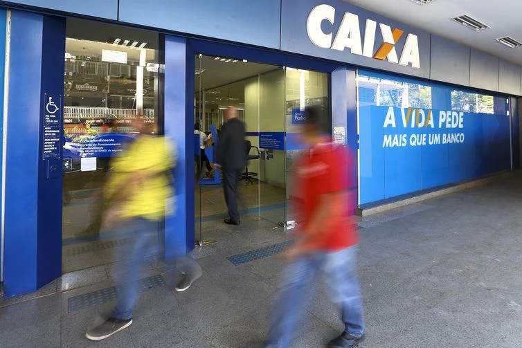 Bancos fecham nesta terça-feira e no dia 1º