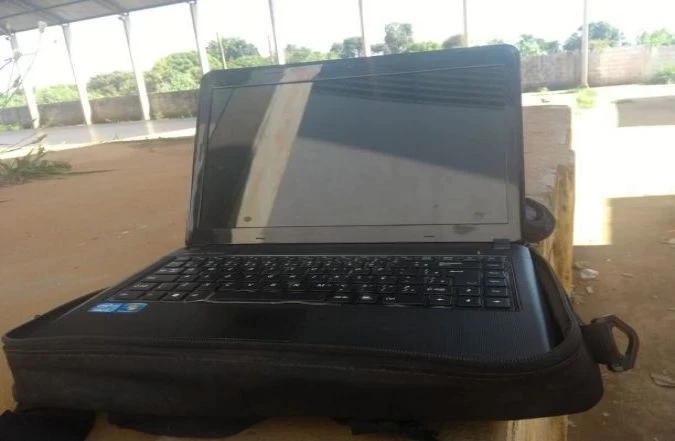 Ladrão atrapalhado é preso em banheiro ao furtar notebook de escola municipal em George Oetterer