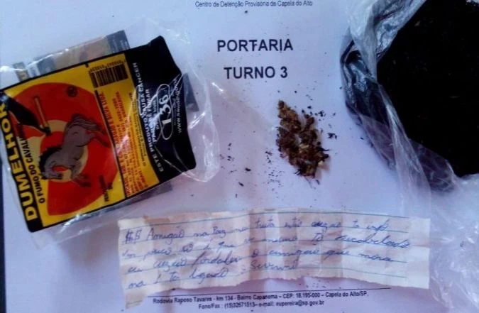 Mãe é presa ao tentar entregar droga a filho preso no CDP de Capela do Alto