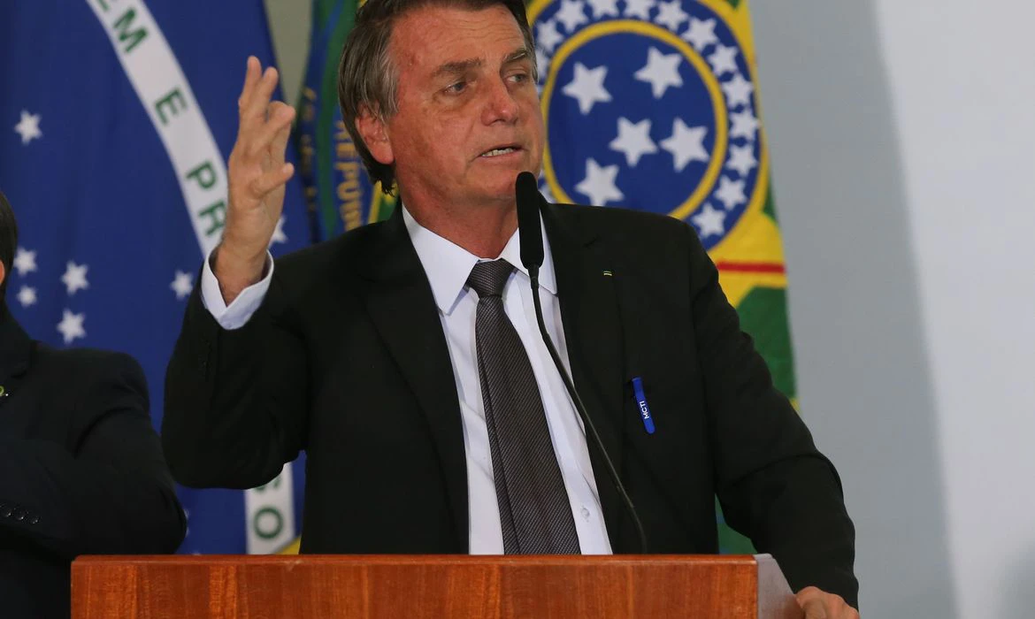 Defesa de Jair Bolsonaro se manifesta sobre ações no TSE
