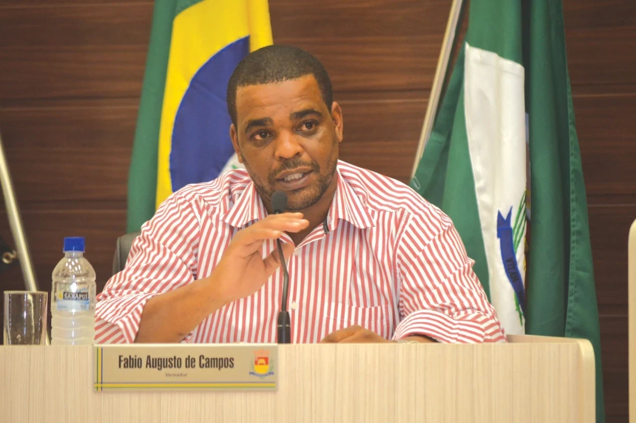 Vereador Fabinho assume a Secretaria de Assistência Social de Iperó e ex-vereadora Valéria Regina de Souza deve voltar a assumir uma cadeira na Câmara