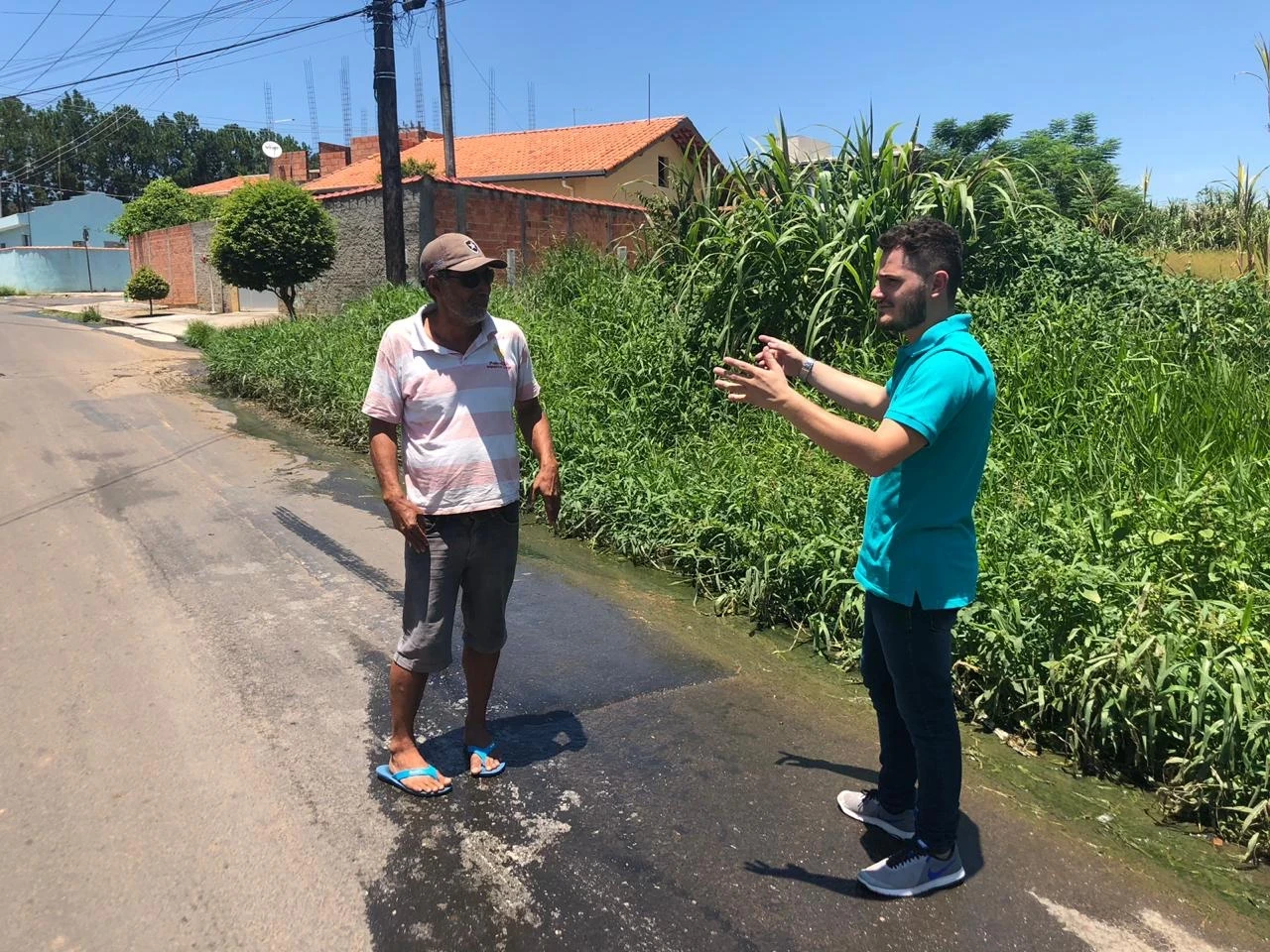 Prefeito visita bairro Viten e garante a moradores serviços já no início da próxima semana
