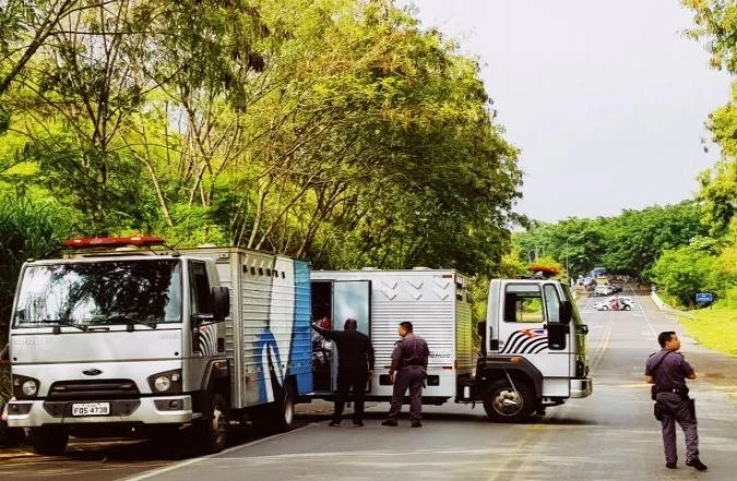 Viatura carregada de presos quebra na Iperó-Boituva e polícia interrompe via; Não há informações sobre fuga