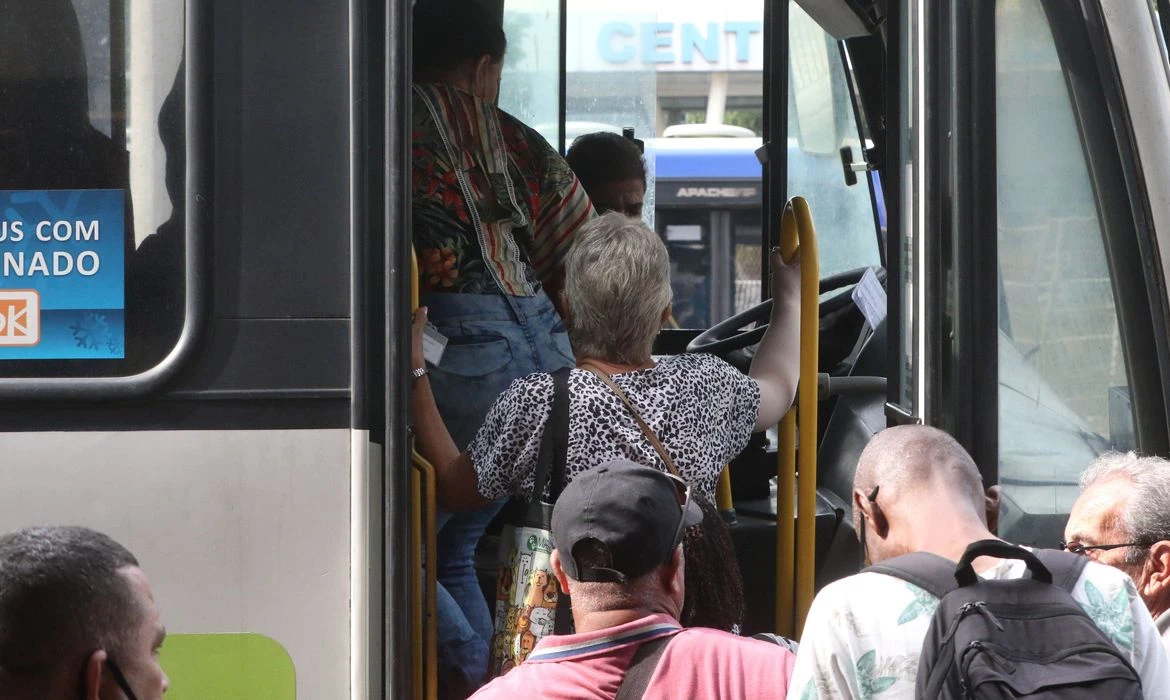 RJ: reclamações por falta de refrigeração em ônibus passam de 5 mil