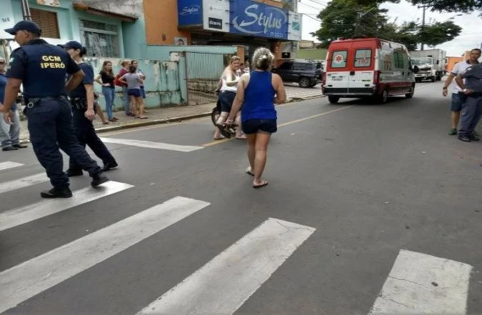 Idoso é atropelado em faixa de pedestre no Centro