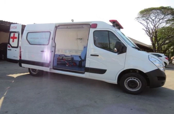 Prefeitura recebe nova ambulância