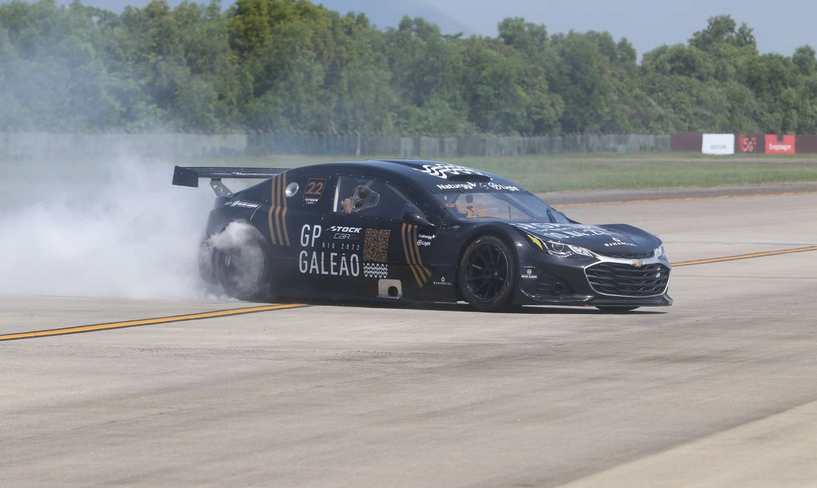 Aeroporto do Galeão vira circuito temporário da Stock Car