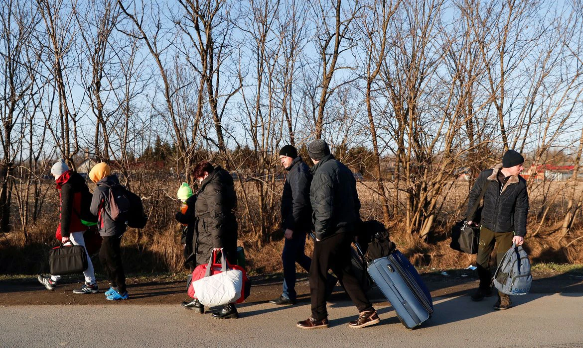 Embaixada brasileira: “deve-se deixar Kiev de trem na 1ª oportunidade” Orientação é para brasileiros que estão na capital ou em Kharkiv
