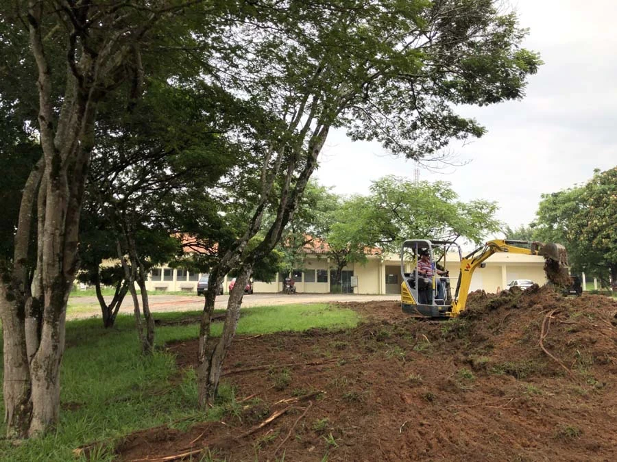 Estacionamento do Pronto Atendimento de Iperó recebe pavimentação