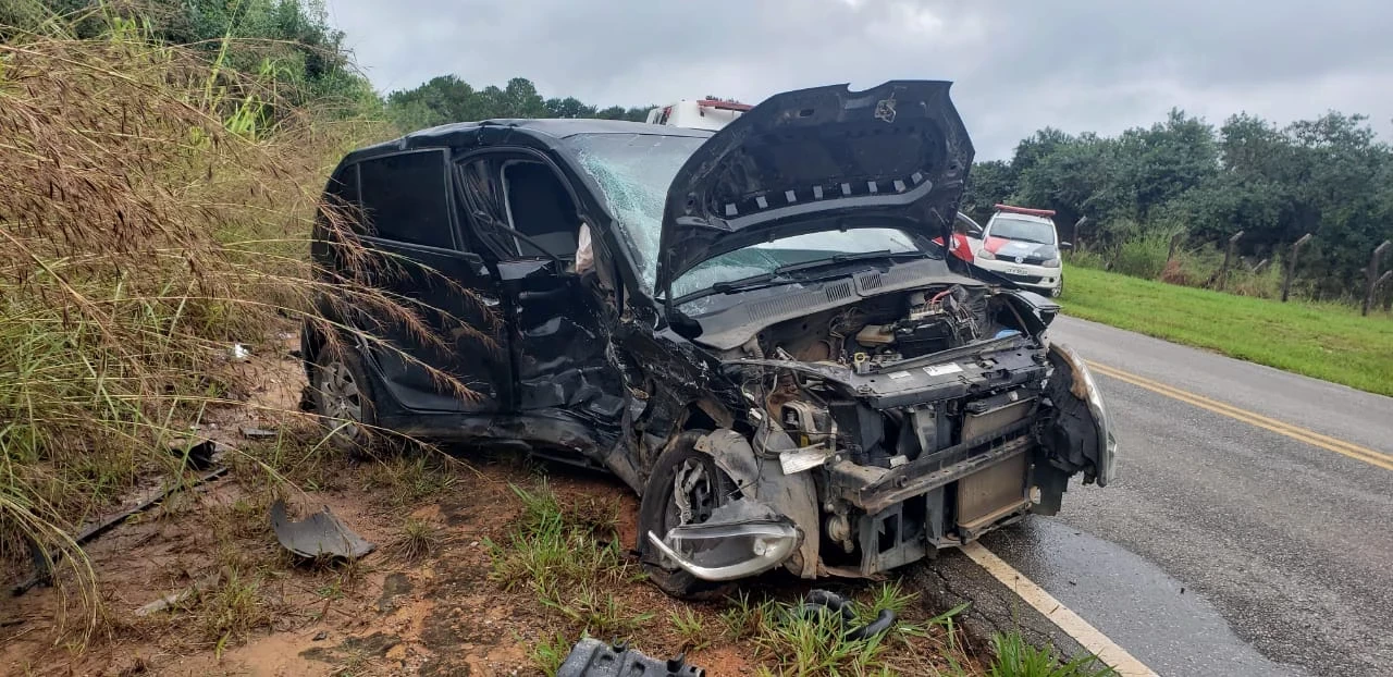 Grave acidente deixa quatro pessoas feridas na estrada Sorocaba-Iperó
