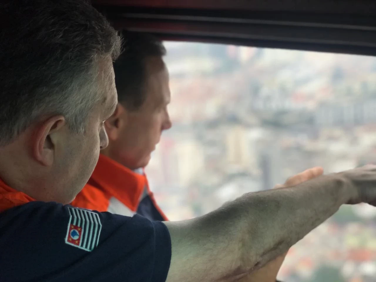 Governador sobrevoa áreas alagadas e anuncia medidas emergenciais