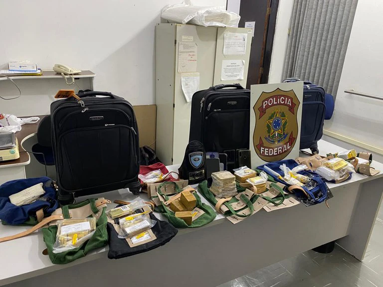 Polícia Federal apreende 77 kg de ouro transportados em aeronave privada em Sorocaba