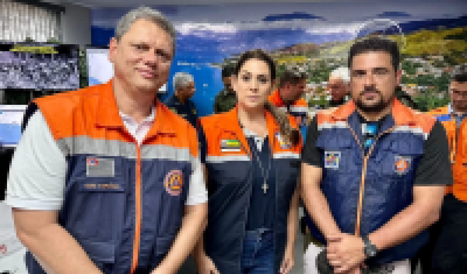 Deputada federal Simone Marquetto visita áreas atingidas no litoral paulista e faz entrega de 10 toneladas de doações para famílias