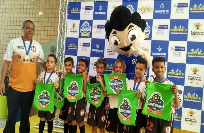 Domínio vence o Festival Cruzeirinho 2018