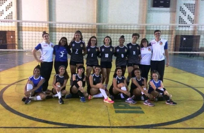 Voleibol e vôlei de praia vencem na rodada