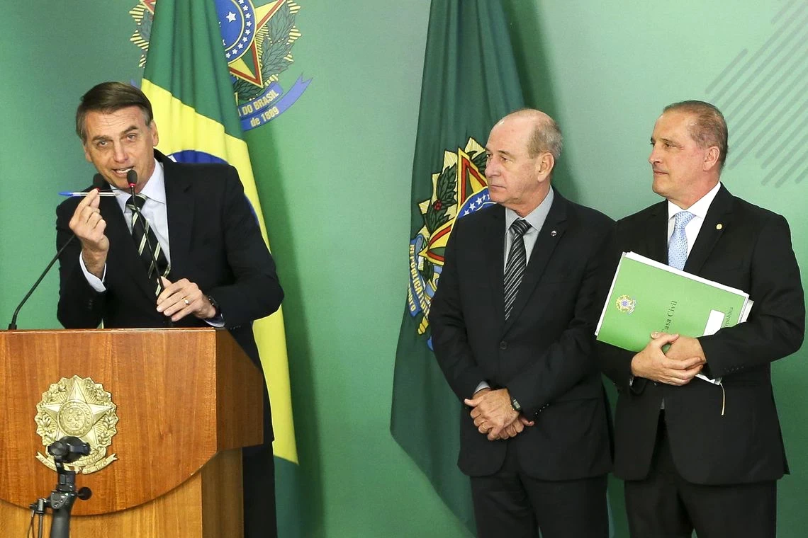 Bolsonaro rebate críticas ao decreto da posse de armas