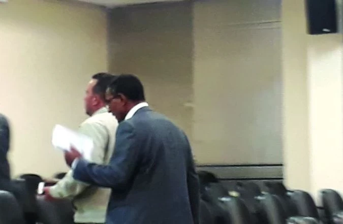 Vereadores Sérgio Poli e Benildo discutem em sessão do Legislativo