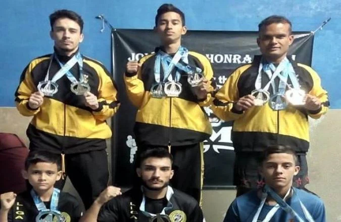 Iperoenses conquistam 12 medalhas no Campeonato Brasileiro de Kickboxing