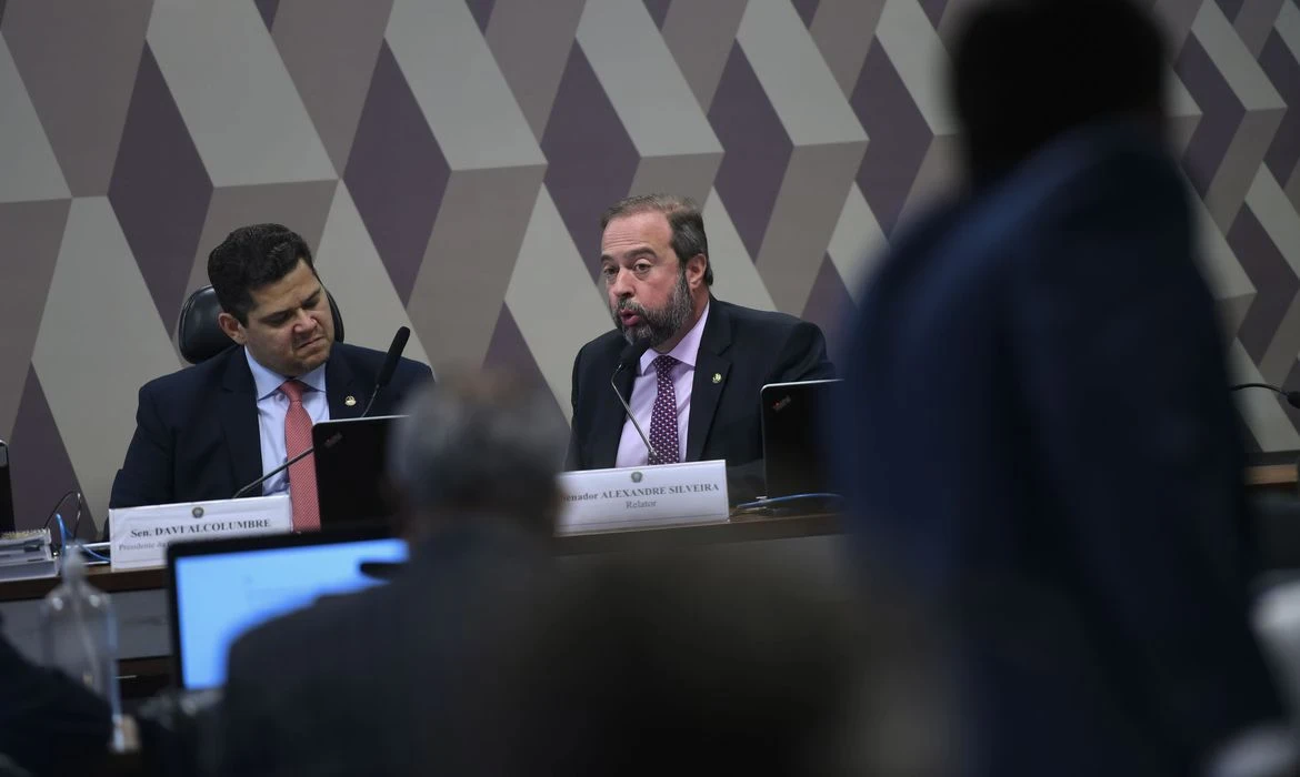 No Senado, CCJ discute a PEC da Transição