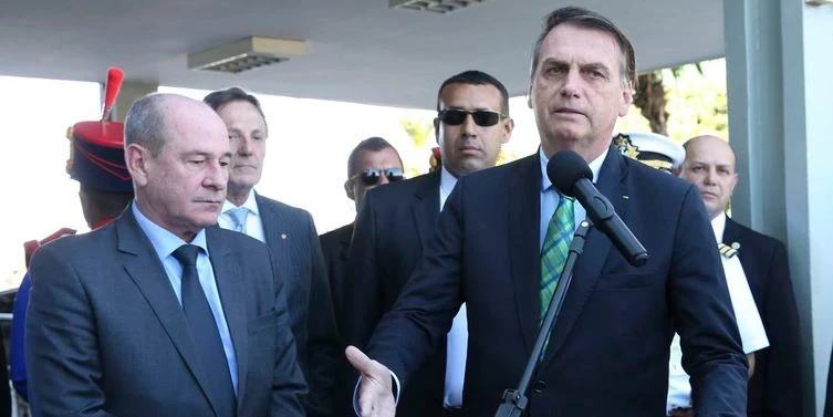 Bolsonaro exige punição severa de responsável por drogas em voo