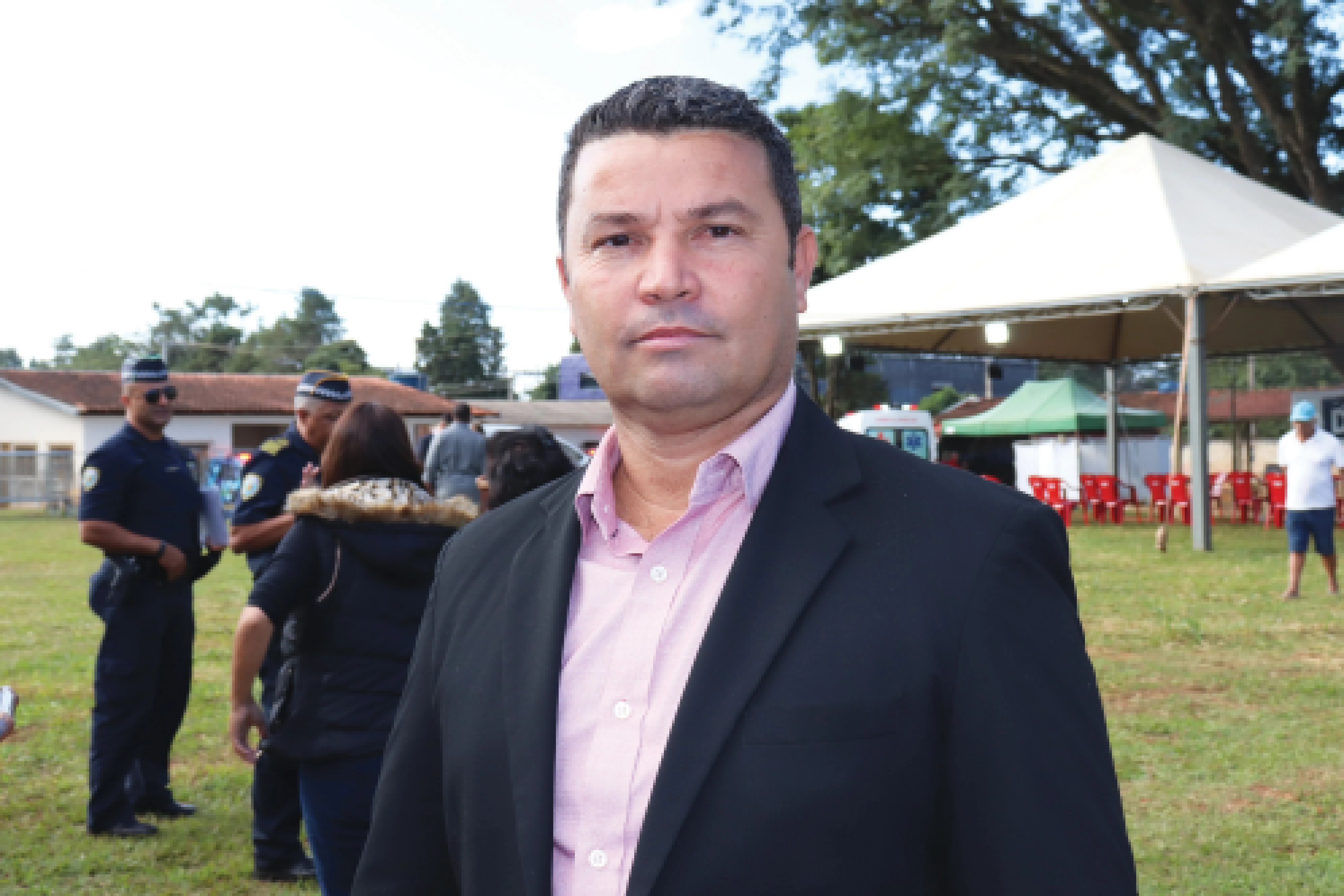 Vereador Valtinho (PSC) solicita para a Prefeitura a distribuição de Uniforme escolar gratuito