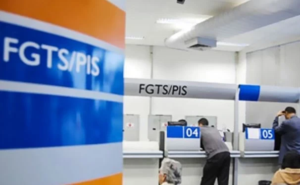 Nascidos em março e abril começam a receber abono salarial do PIS 2017