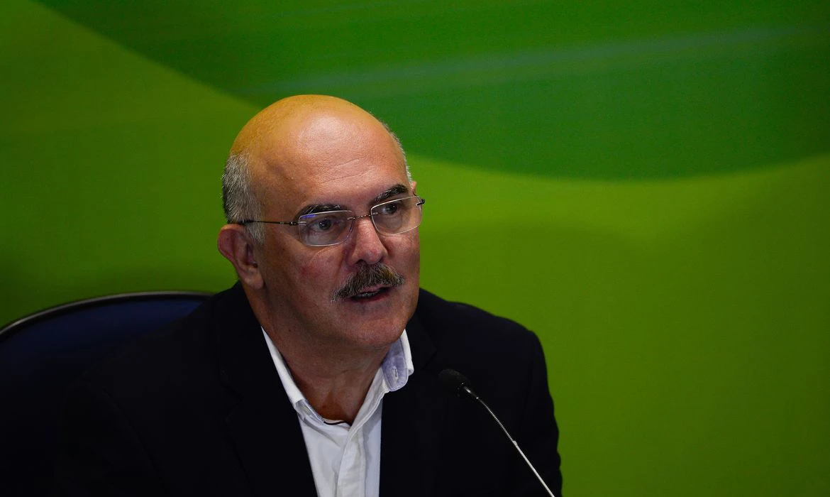 Ex-ministro da Educação será transferido para Brasília