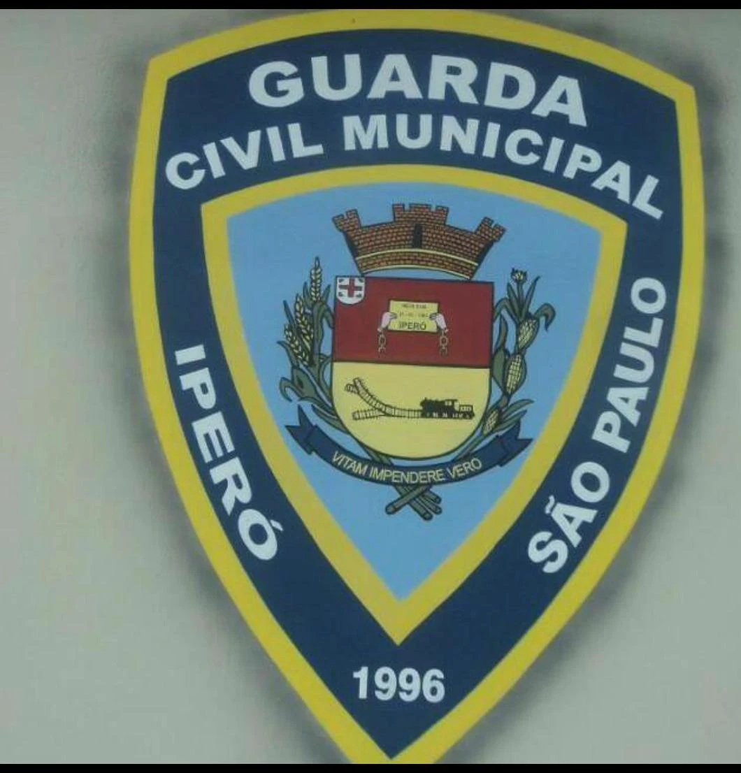 Homem furta celular, tenta fugir e é cercado por moradores