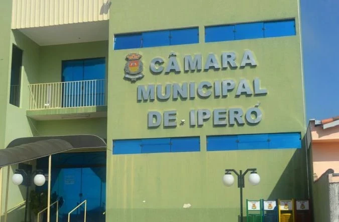 Vereadores dão 5% de aumento aos servidores da Câmara