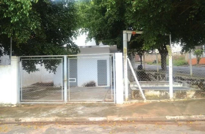 Mau cheiro incomoda moradores da Vila Augusta