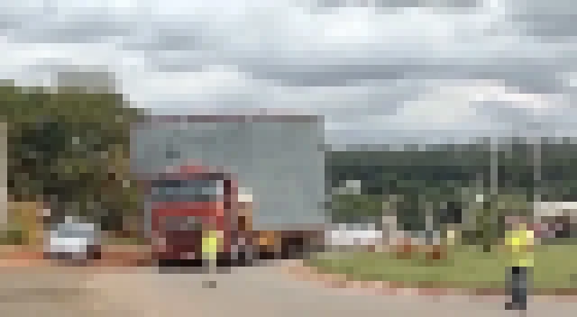 Transporte de peça para ARAMAR complica o Trânsito