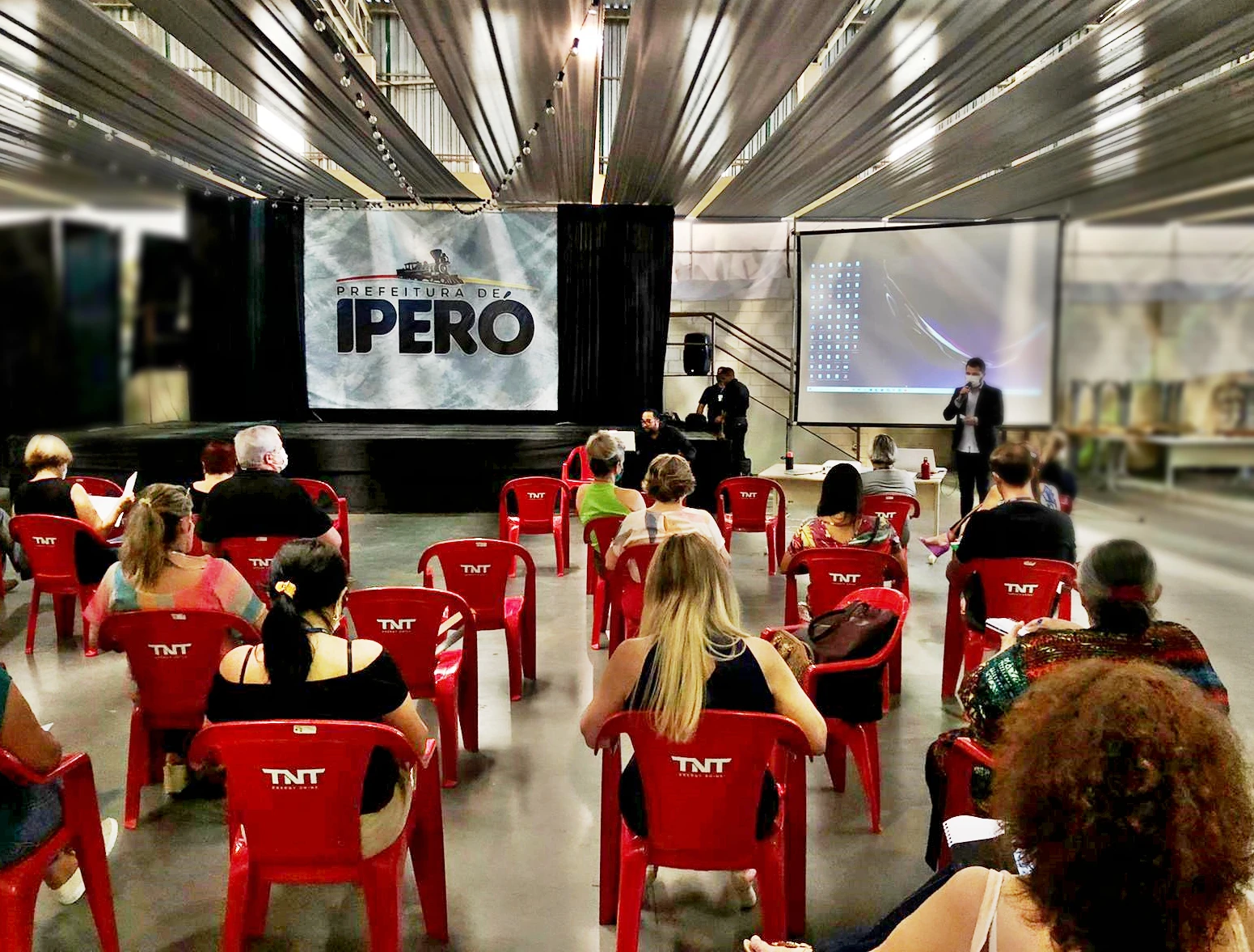 Educação realiza reunião estratégica com diretores municipais para retorno às aulas em Iperó