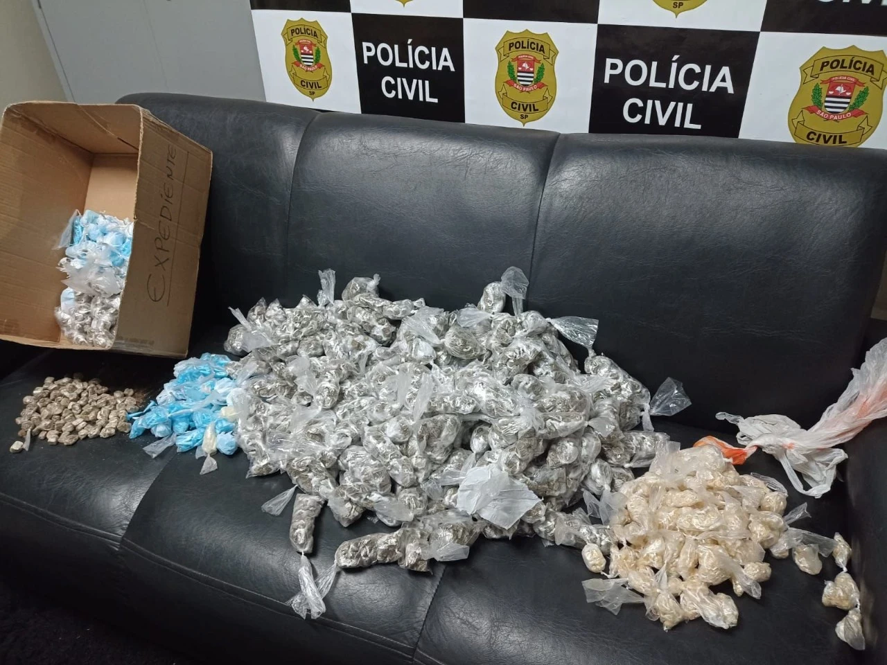 Polícia Civil apreende mais de 8 mil porções de drogas