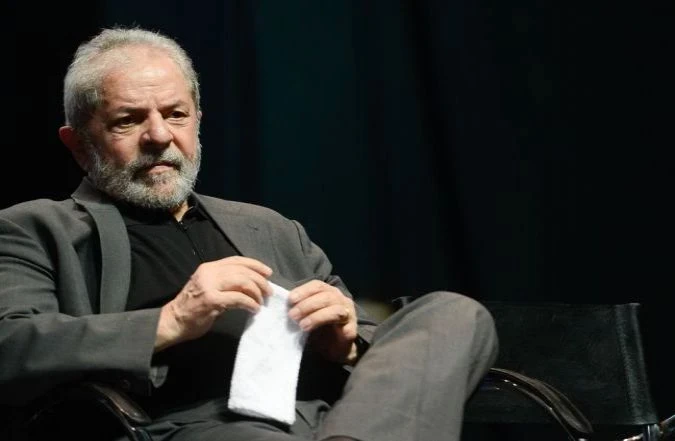 Defesa de Lula entrega ao STF parecer contra prisão após segunda instância