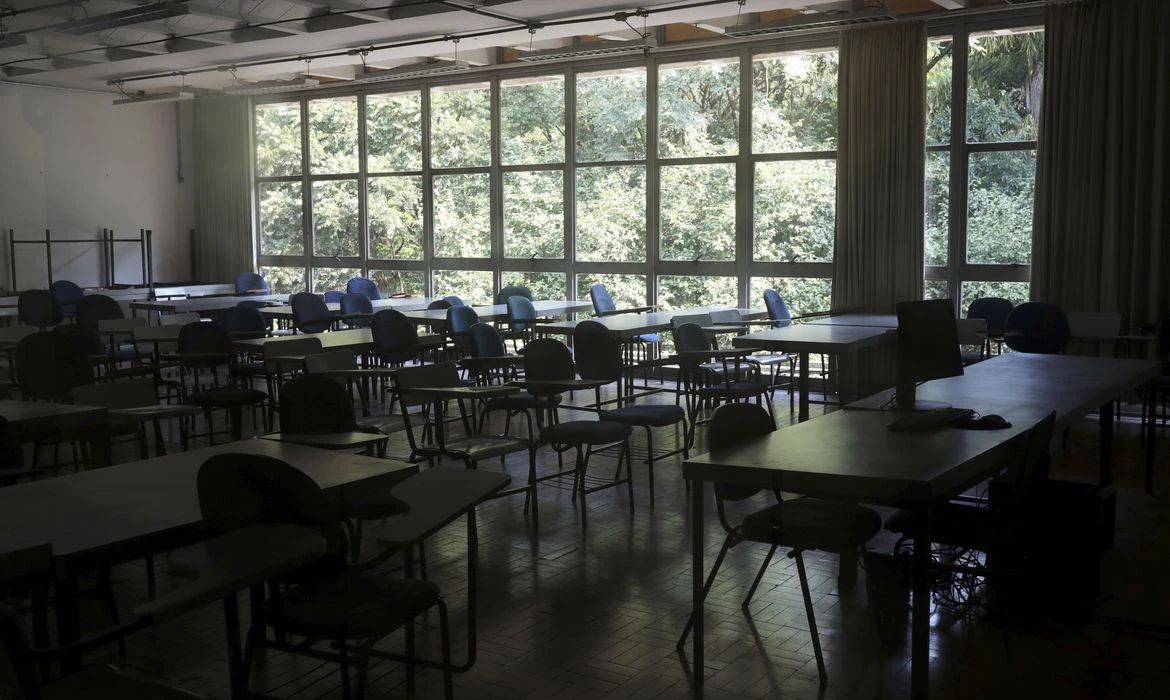 Belo Horizonte adia retorno a aulas presenciais para crianças