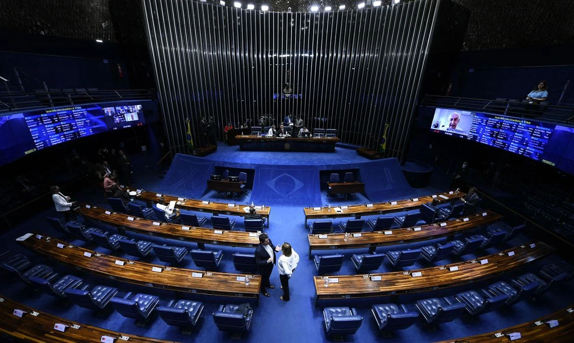 Texto que viabiliza piso da enfermagem pode ser votado semana que vem