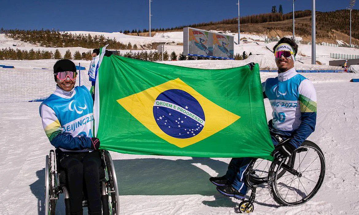 Aline Rocha e Cristian Ribera serão porta-bandeiras na Paralimpíada