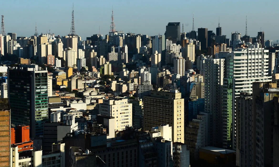 Preços de aluguéis residenciais fecham 2022 com alta de 8,25%, diz FGV