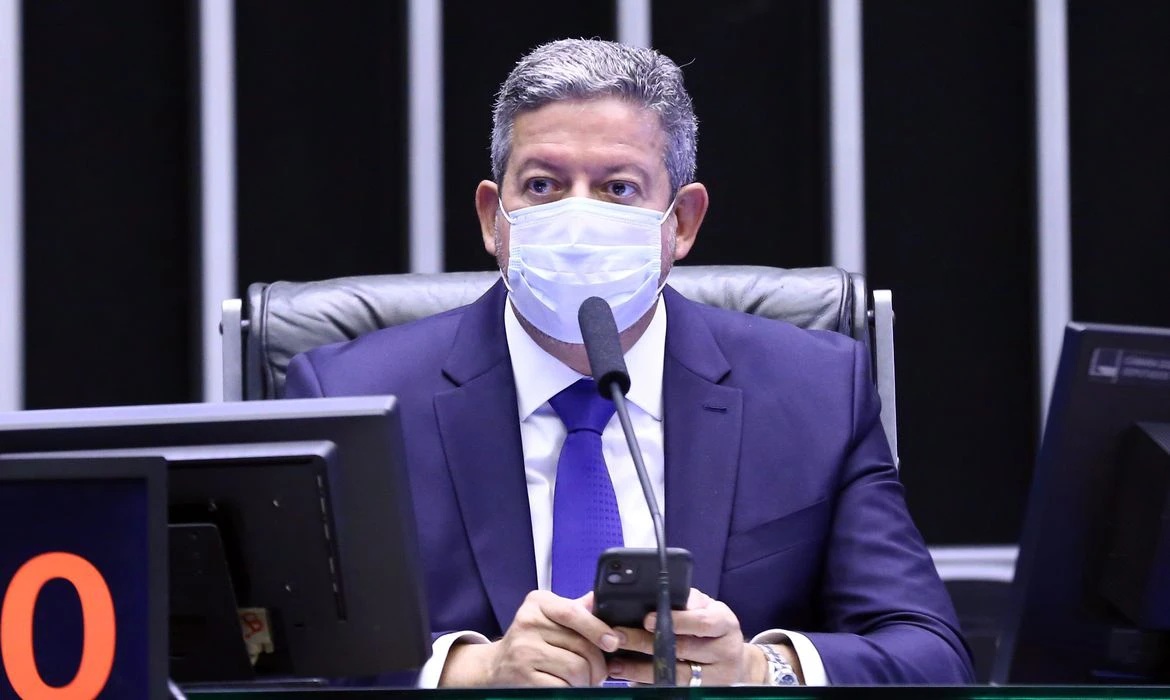 Presidente da Câmara espera votar PL sobre cassinos nesta quarta-feira
