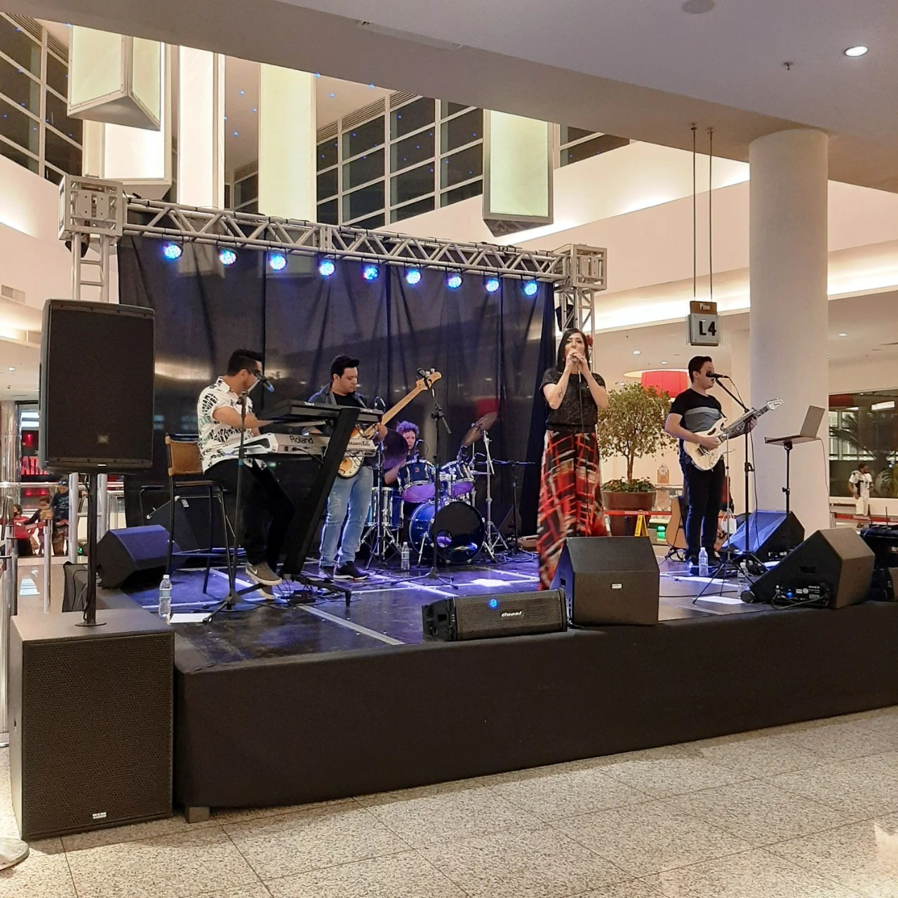 Sucessos dos anos 90 marcam presença no Shopping Cidade Sorocaba em show gratuito